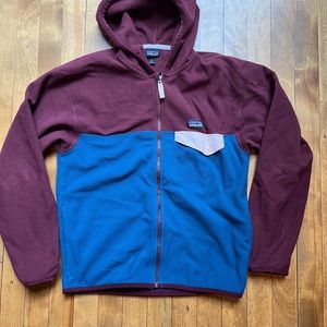 Girls Patagonia hooded fleece jacket size large or 12. Excellent condition!